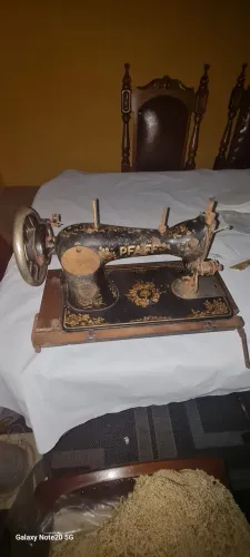 Máquina de Costura PFAFF