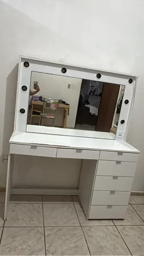 Penteadeira com espelho