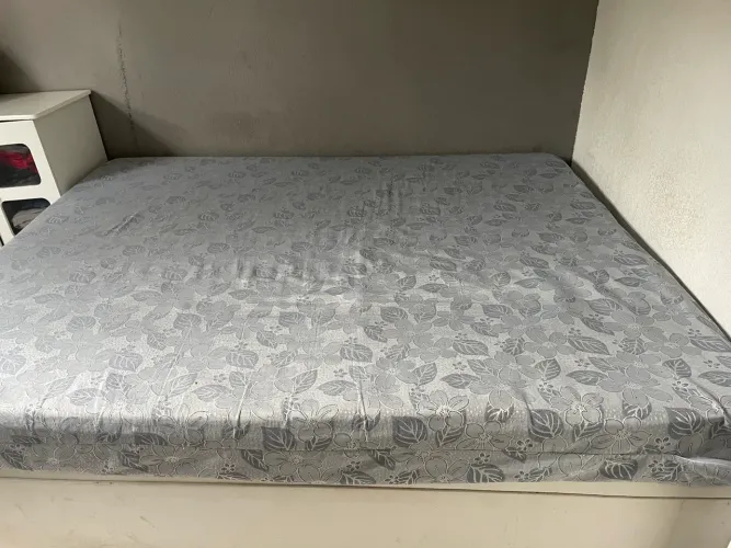 CAMA BOX BAÚ KING SIZE COM COLCHÃO