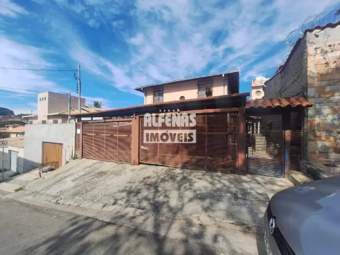 Casa Geminada à venda 2 quartos no Bairro GLORIA