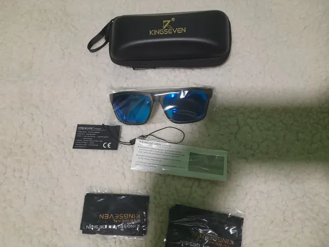 Óculos de sol masculino da marca King Seven novo original com lentes em policarbonato.