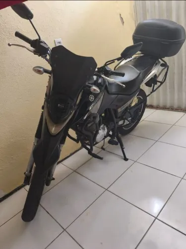 Vendo Crosser XTZ 2023 única dona, apenas 9.374km rodados, única dona. <br>