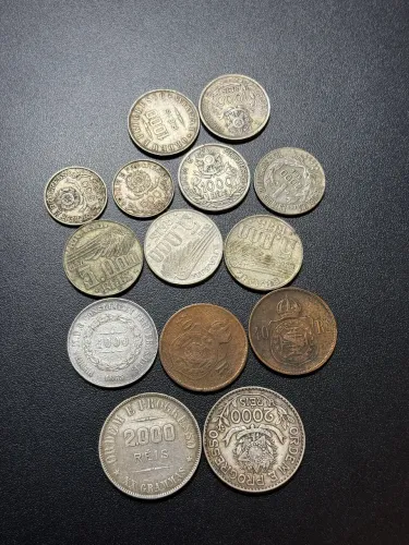 Lote com 1004 moedas antigas 