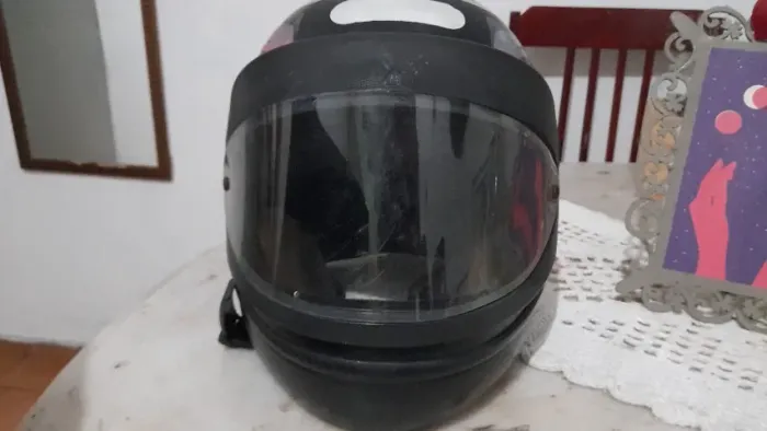 Urgente Capacete Taurus 60 - San Marino preto