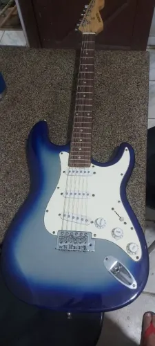 Guitarra elétrica Harmony ( Para vender Rápido)