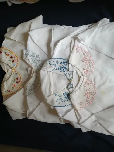 Casaquinho bebe bordado a mão