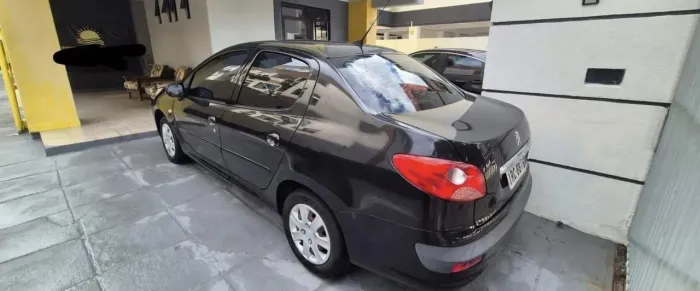 Peugeot 207 Sedan Passion XR 1.4 Flex 8V 4P 2011