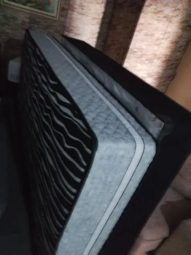 Cama box novinho 