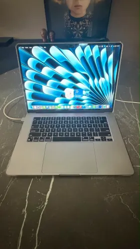 MACBOOK AIR M3 2024