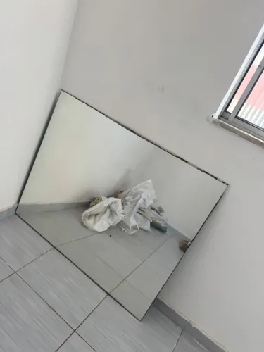 Vendo 2 espelhos grandes