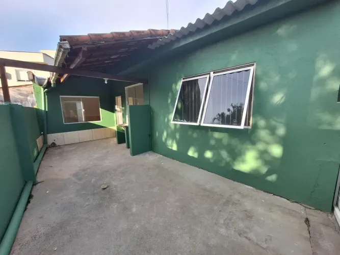 OGIVA - Casa Independente - Sala - 1 Quarto - Quintal - 2 Vgs Garagem - Próx. Clube Náutic