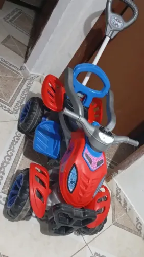 Vendo carro de passeio infantil 