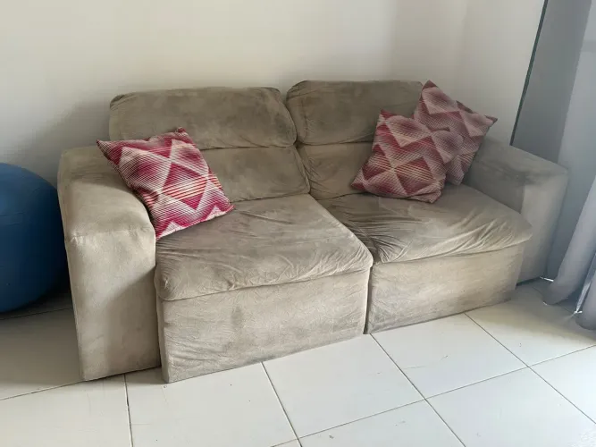 Sofá usado R$ 400 e cama infantil Kids R$ 300 - juntos R$ 700