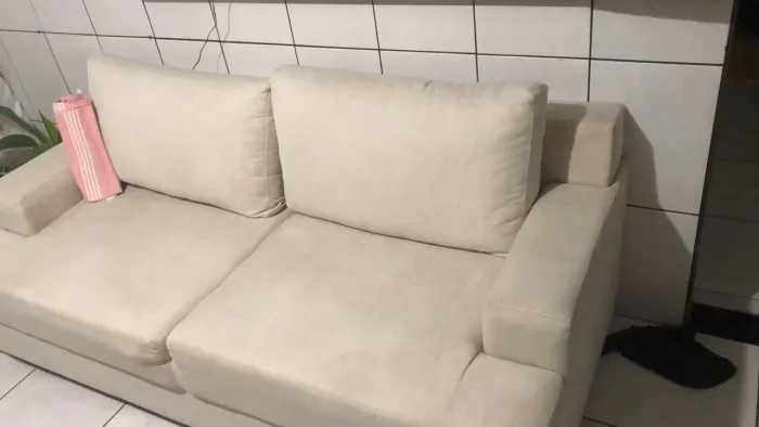 Vendo um sofá de linho