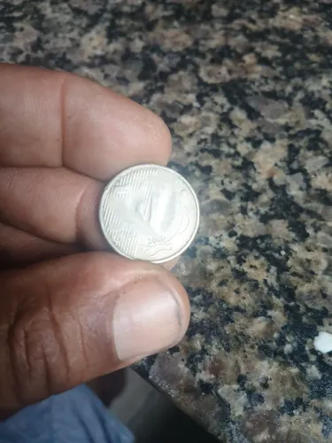 Moeda e 50 centavos 