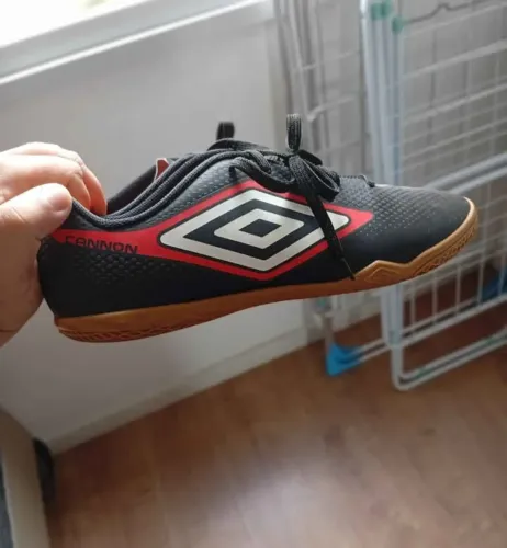 Chuteira futsal umbro tamanho 43