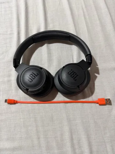 Fone de ouvido JBL TUNE 770 com cancelamento de ruído 