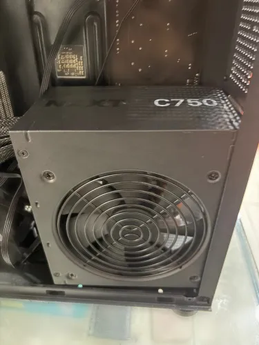 Fonte NZXT 750w 80Plus c/ Caixa e NF