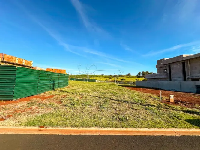 Exclusividade - Terreno plano de 326m² à venda no condomínio - Alto do Castelo Residencial