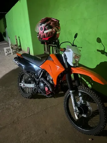 Vende-se ou troca, entra em contato comigo 