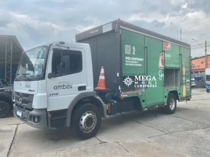 MB Atego 1719 baú bebidas