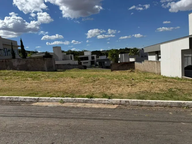 Terreno para Venda em Goiânia, Residencial Parque Mendanha