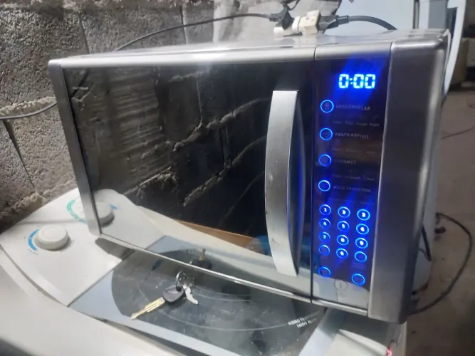 Microondas em inox 32 litros