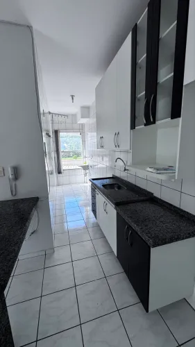 Alugo apartamento na 108 norte próximo de tudo