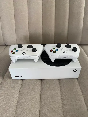 Xbox séries S 512 gb com red dead e vários jogos funcionando perfeitamente