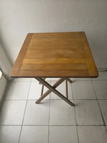 mesa de madeira dobrável