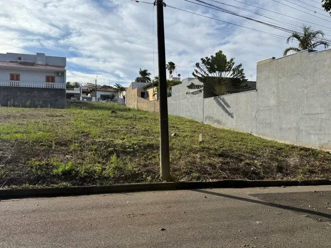 TERRENO FANTÁSTICO