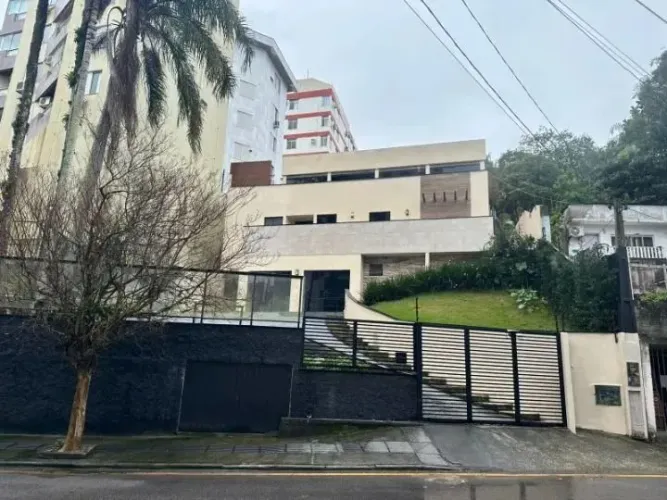 Locação | Loja Comercial de 23 m² com 2 vagas - Coqueiros, em Florianópolis.