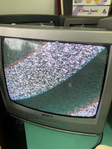 TV de Tubo CCE 14 Polegadas HPS-1497 - C/ Entrada AV (Ideal p/ Games)