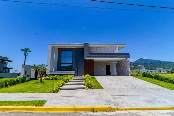 Casa em Condomínio à venda no Centro em Balneário Camboriú