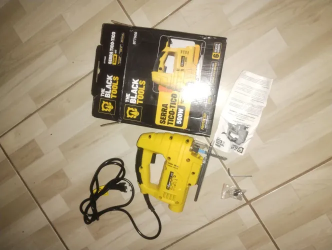 Vendo serra tico tico usada uma vez!
