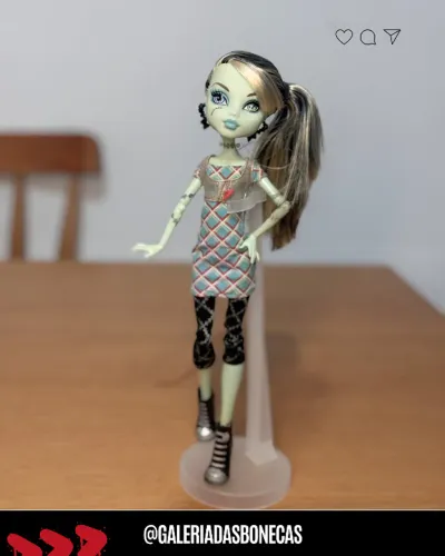 Boneca Monster High Frankie Passeio no shopping