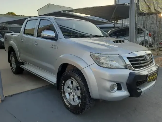 Toyota Hilux CD SRV D4-d 4X4 3.0 TDI Diesel AUT 2012