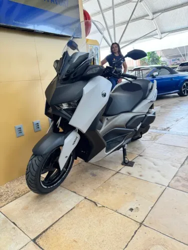 YAMAHA XMAX 250 CONECTED 2025
