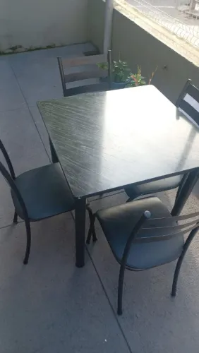 Mesa 4 cadeiras