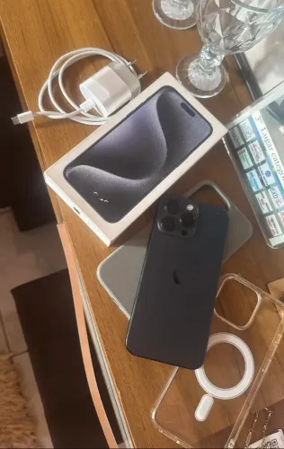 Vendo iPhone 15 pro Max de 256gb sem marcas de uso bateria 83%