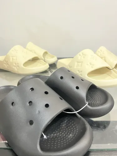 Chinelo estiloso unissex