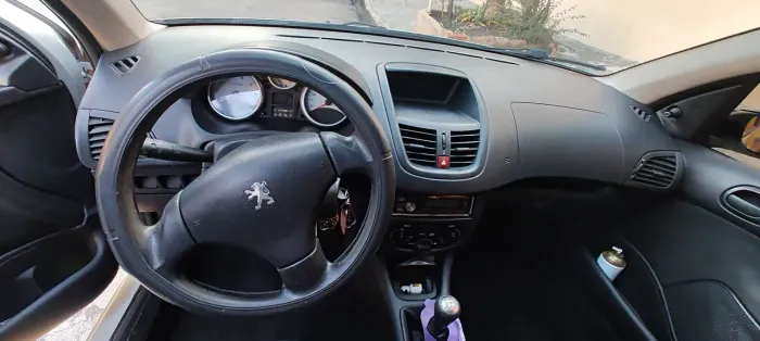 Peugeot 207 Sedan Passion XR 1.4 Flex 8V 4P 2009