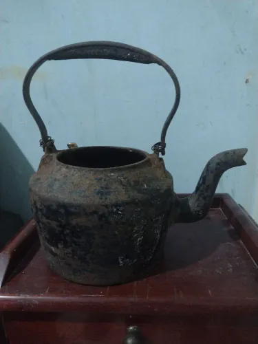 Chaleira De Ferro Antiga.