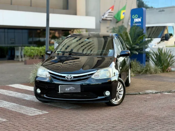 Toyota Etios XLS 1.5 Flex 16V 5P Mec. 2013