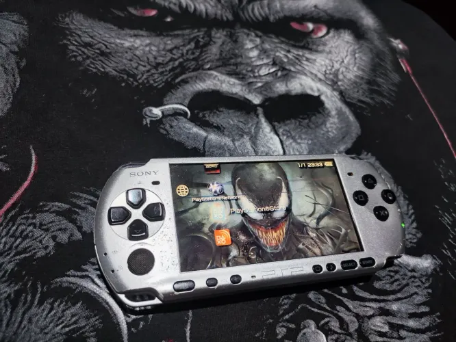 Psp Sony Silver 100 Jogos!So Curtir!