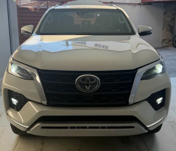 Toyota Hilux SW4 SRX 4X4 2.8 TDI 16V Dies. Aut. 2021