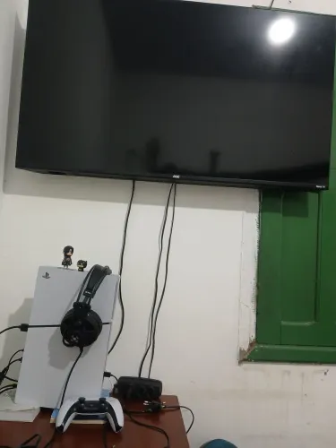 Vendo conjunto ps5 + TV 43 polegadas, Ou mais três acessórios fone ht7,câmera e microfone 