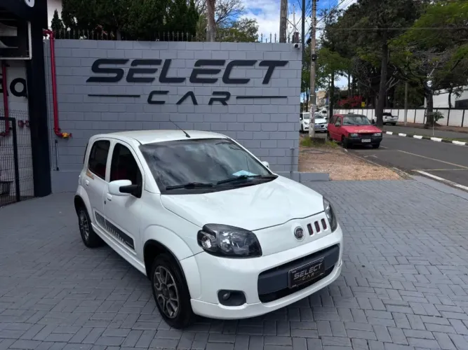 Fiat Uno Sporting 1.4 EVO Fire Flex 8V 4P 2013