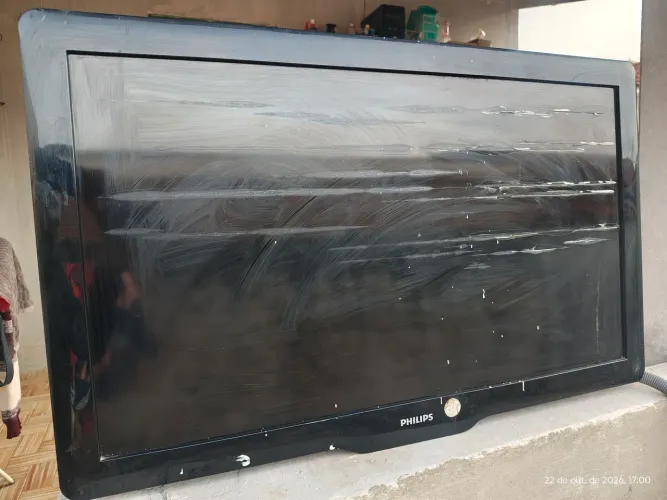 TV Philips 40" Full HD LCD 40PFL3606D/78 - Tela Danificada - Para Peças