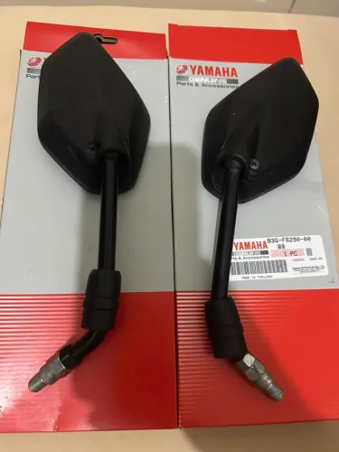 Par de retrovisores- original Yamaha